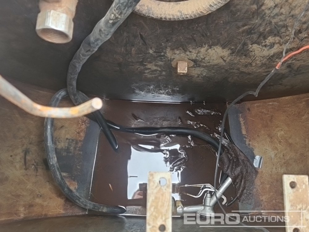 Cuve de stockage Main 2000 Litre Single Axle Bunded Fuel Bowser, Electric Pump: photos 15