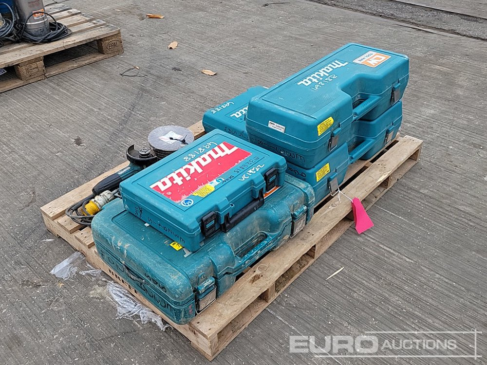 Makita HR3210C 110Volt Hammer Drill, GA9020 110Volt Angle Grinder (2 of), HP2050 110Volt Drill, 4350FCT 110Volt Jigsaw, GA4530R 110 Volt Angle Grinder - Matériel de chantier: photos 2 Makita HR3210C 110Volt Hammer Drill, GA9020 110Volt Angle Grinder (2 of), HP2050 110Volt Drill, 4350FCT 110Volt Jigsaw, GA4530R 110 Volt Angle Grinder - Matériel de chantier: photos 2
