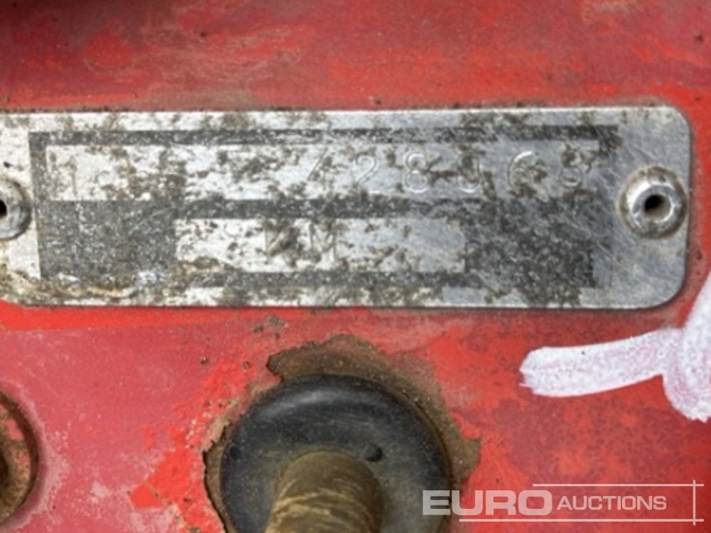 Tracteur agricole Massey Ferguson 135: photos 8