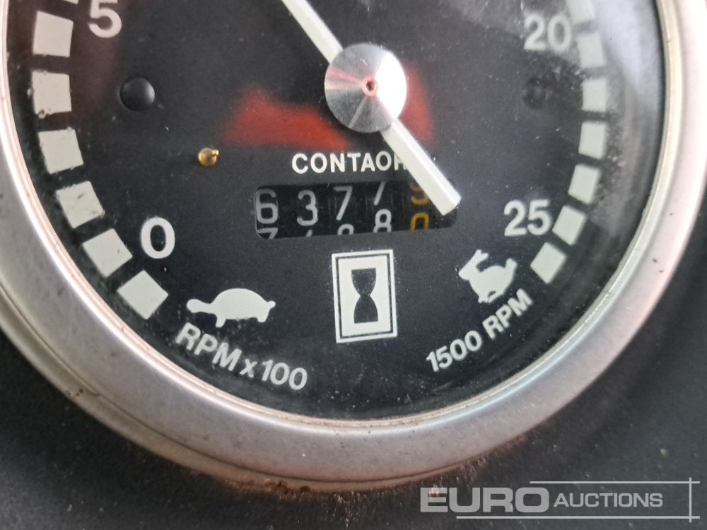 Tracteur agricole Massey Ferguson MF698: photos 39