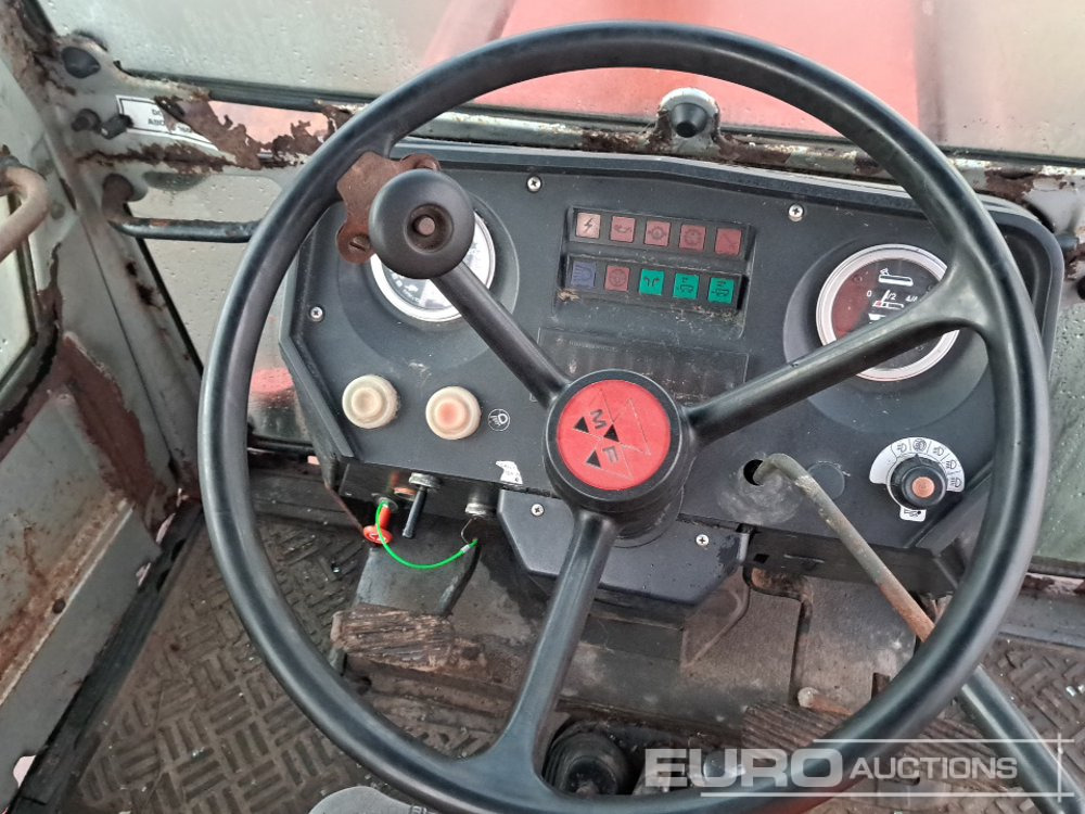 Tracteur agricole Massey Ferguson MF698: photos 27