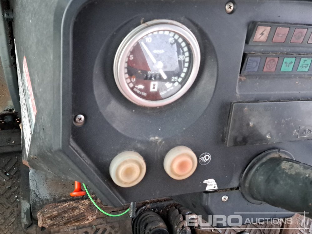 Tracteur agricole Massey Ferguson MF698: photos 35