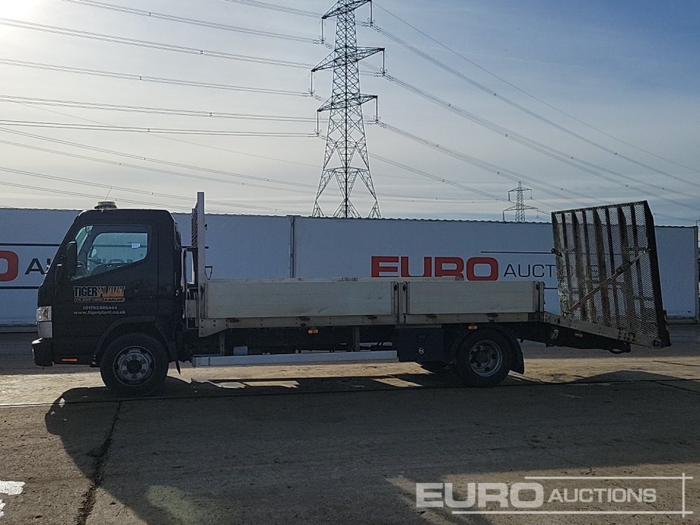 Mitsubishi Canter 7C15 - Camion plateau: photos 2 Mitsubishi Canter 7C15 - Camion plateau: photos 2
