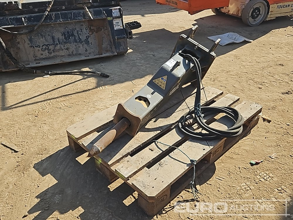 Mustang HM200 - Marteau hydraulique: photos 1 Mustang HM200 - Marteau hydraulique: photos 1