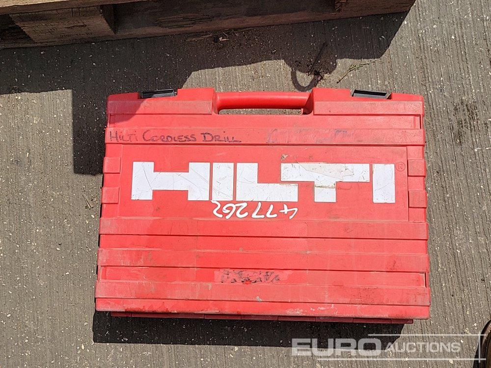 Matériel de chantier Paslode PPM35Ci Battery Nail Gun, Bosch 230Volt Heat Gun, Hilti Battery Drill (3 of), 110Volt Transformer: photos 21