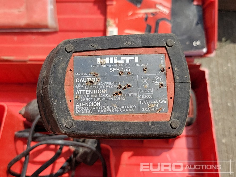 Matériel de chantier Paslode PPM35Ci Battery Nail Gun, Bosch 230Volt Heat Gun, Hilti Battery Drill (3 of), 110Volt Transformer: photos 18