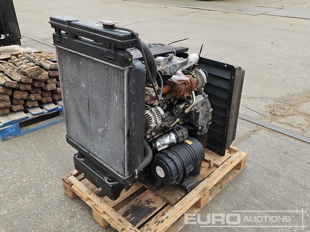 Perkins 4 Cylinder Engine - Moteur: photos 1 Perkins 4 Cylinder Engine - Moteur: photos 1
