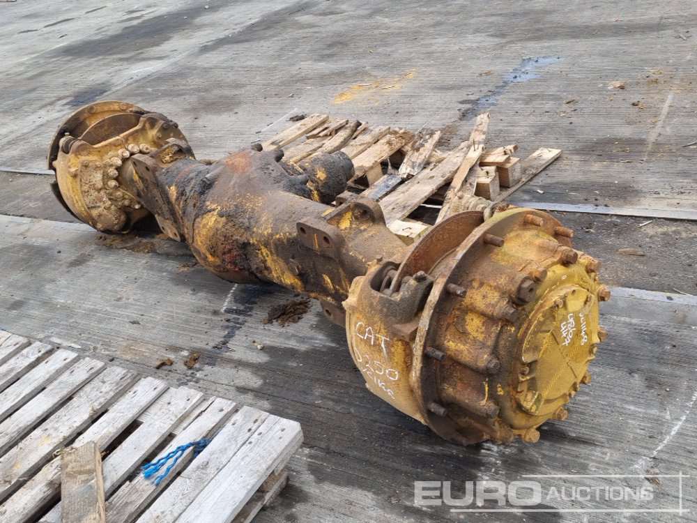 Axle to suit CAT D250 - Pièces de rechange: photos 1 Axle to suit CAT D250 - Pièces de rechange: photos 1