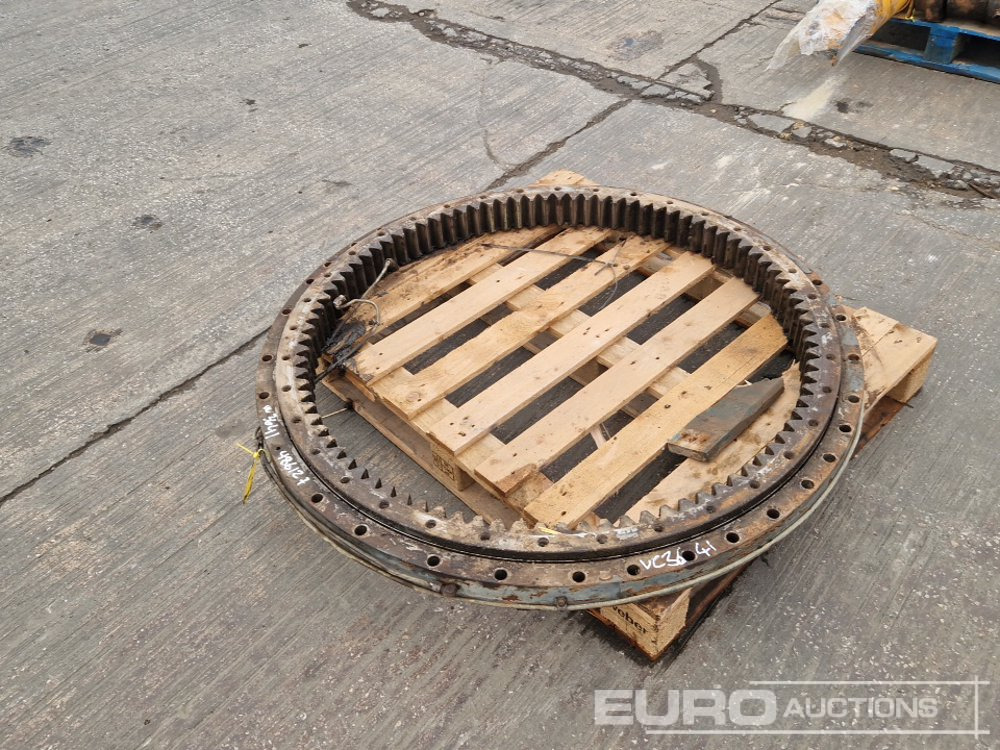 Slew Ring to suit Excavator - Pièces de rechange: photos 1 Slew Ring to suit Excavator - Pièces de rechange: photos 1