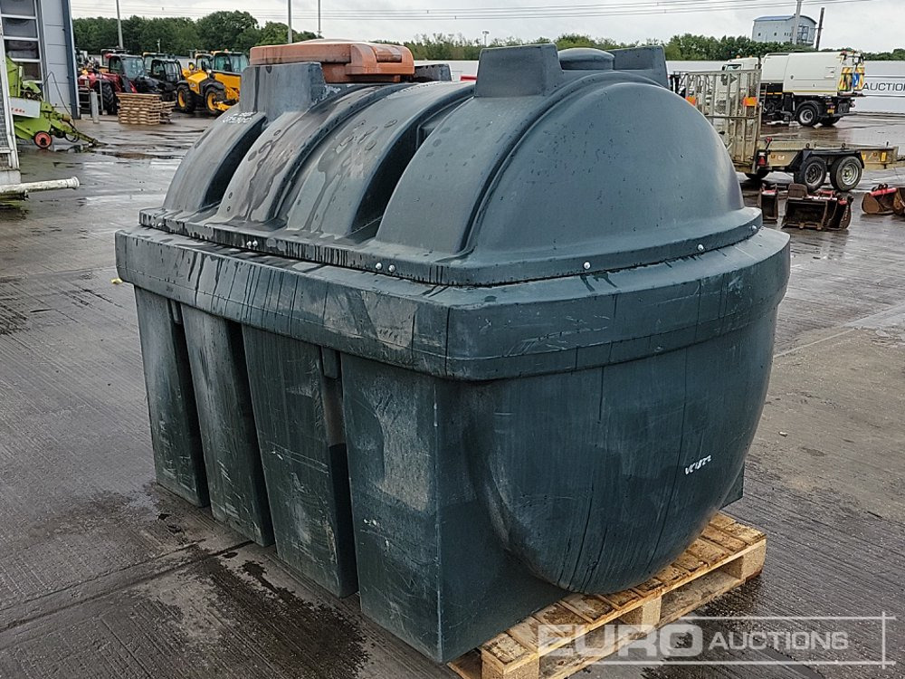 Plastic Waste Tank - Matériel de chantier: photos 3 Plastic Waste Tank - Matériel de chantier: photos 3