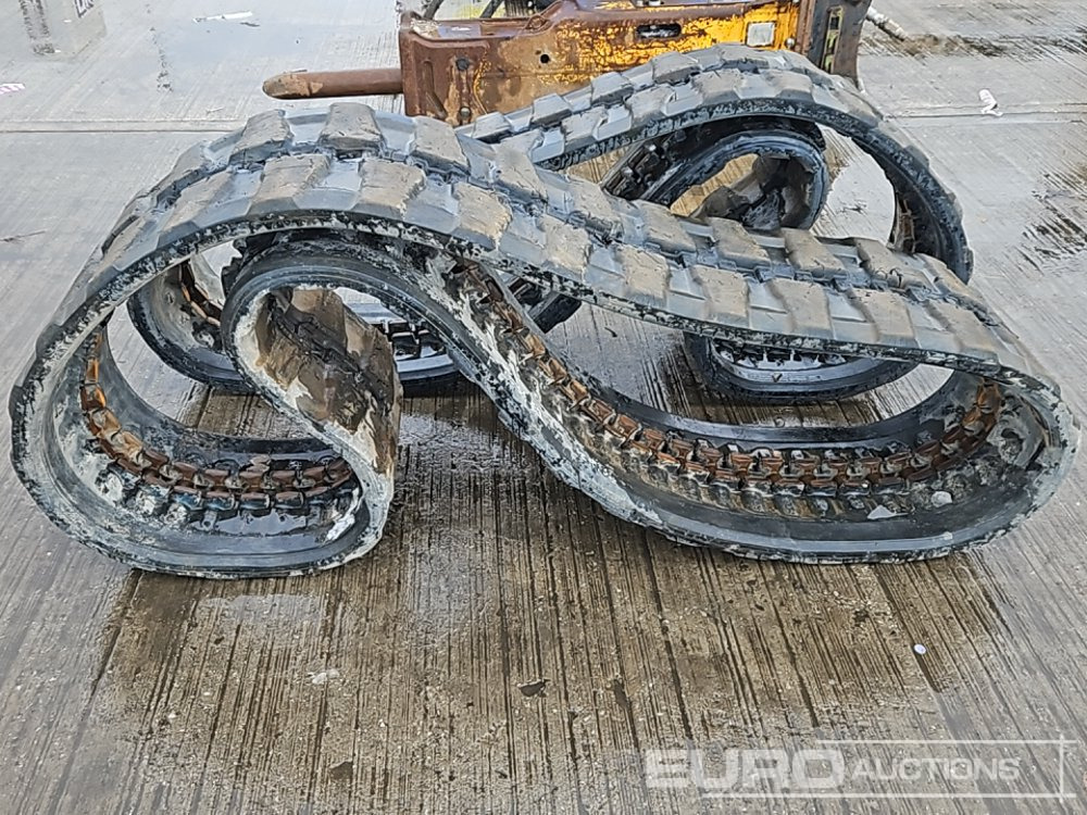 Rubber Track to suit Komatsu PC55 (2 of) - Chenille pour Engins de chantier: photos 2 Rubber Track to suit Komatsu PC55 (2 of) - Chenille pour Engins de chantier: photos 2