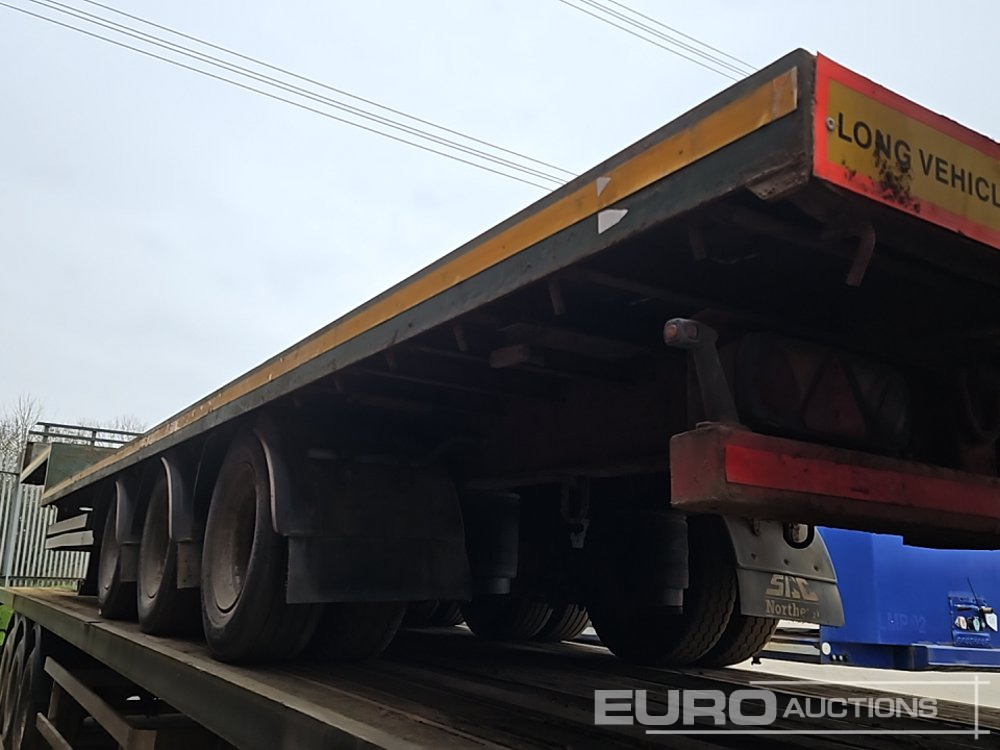 SDC Tri Axle Step Frame Flat Bed Trailer - Semi-remorque plateau: photos 4 SDC Tri Axle Step Frame Flat Bed Trailer - Semi-remorque plateau: photos 4