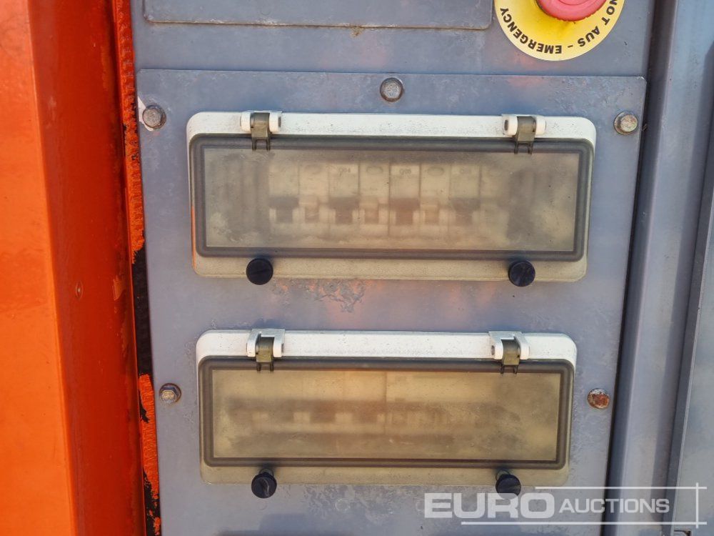Groupe électrogène SDMO R110: photos 25