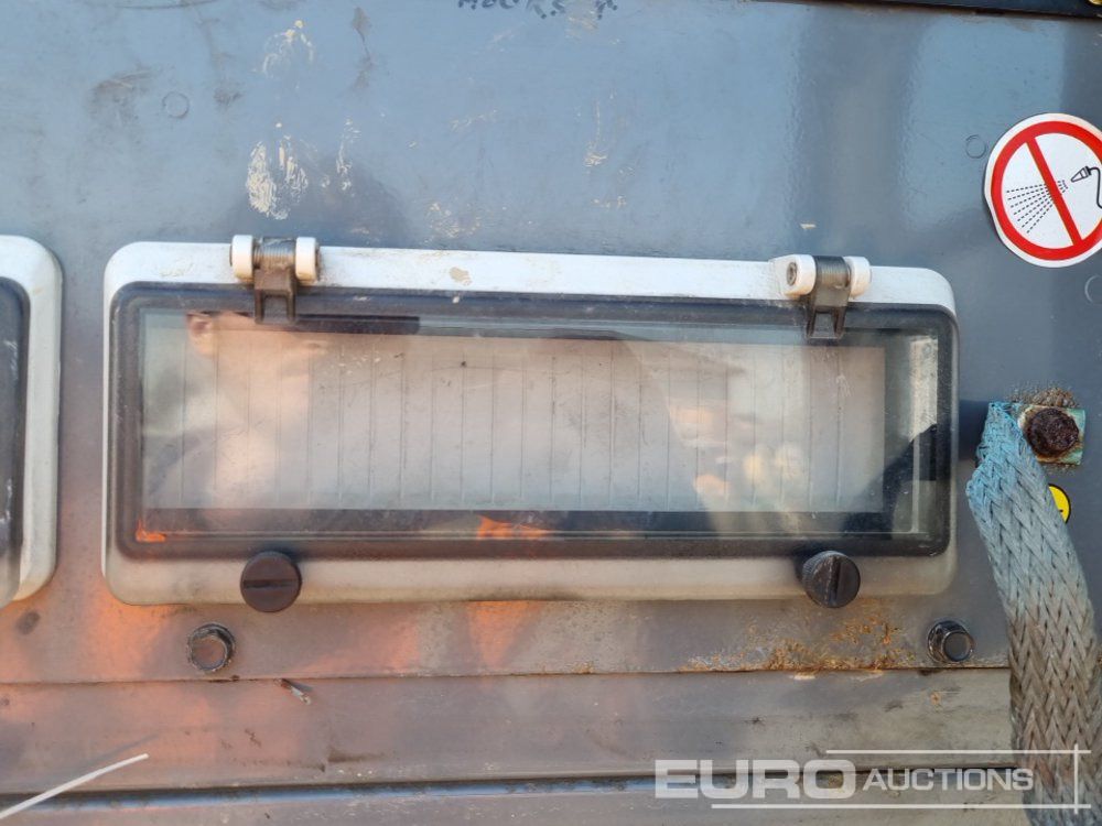 Groupe électrogène SDMO R110: photos 31