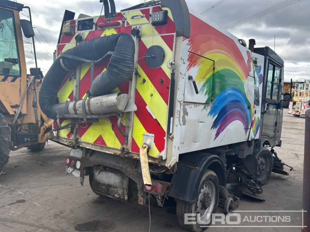 Scarab 4x2 Road Sweeper, Reverse Camera (Reg. Docs. Available) (Non Runner) - Balayeuse de voirie: photos 4 Scarab 4x2 Road Sweeper, Reverse Camera (Reg. Docs. Available) (Non Runner) - Balayeuse de voirie: photos 4