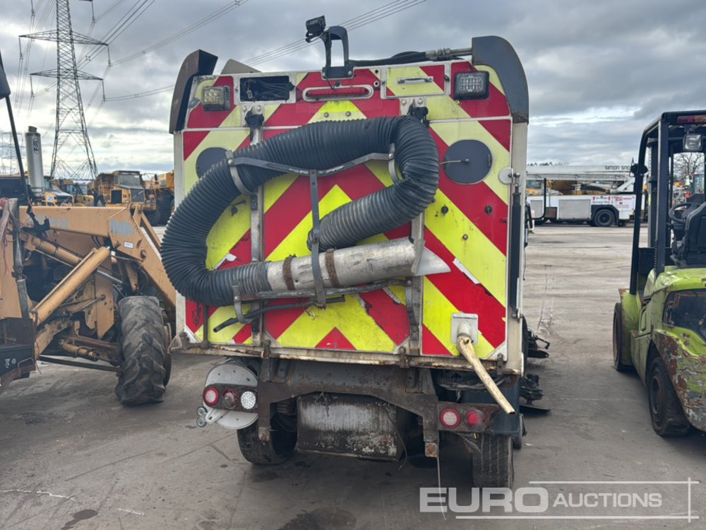 Scarab 4x2 Road Sweeper, Reverse Camera (Reg. Docs. Available) (Non Runner) - Balayeuse de voirie: photos 3 Scarab 4x2 Road Sweeper, Reverse Camera (Reg. Docs. Available) (Non Runner) - Balayeuse de voirie: photos 3