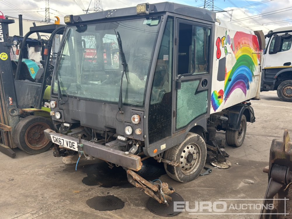Scarab 4x2 Road Sweeper, Reverse Camera (Reg. Docs. Available) (Non Runner) - Balayeuse de voirie: photos 1 Scarab 4x2 Road Sweeper, Reverse Camera (Reg. Docs. Available) (Non Runner) - Balayeuse de voirie: photos 1