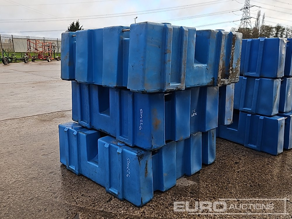 Septic Tank (3 of) - Cuve de stockage: photos 1 Septic Tank (3 of) - Cuve de stockage: photos 1