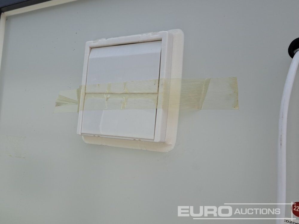 Single Toilet Unit (Cannot Be Reconsigned) - Conteneur maritime: photos 4 Single Toilet Unit (Cannot Be Reconsigned) - Conteneur maritime: photos 4