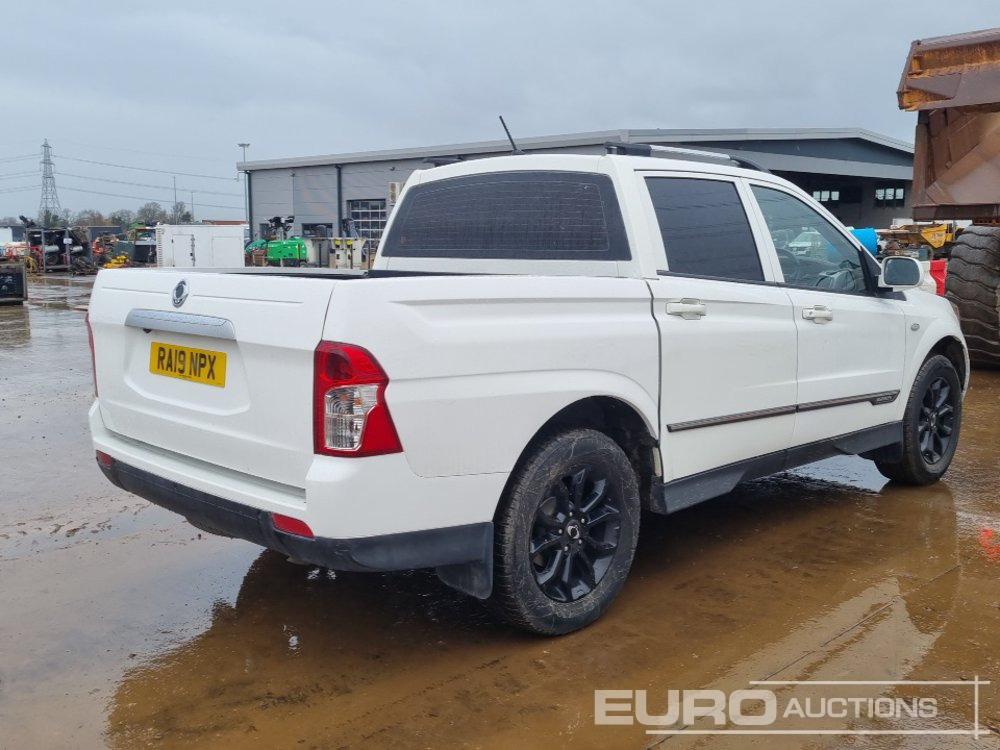 Ssangyong Musso - Pick-up: photos 5 Ssangyong Musso - Pick-up: photos 5
