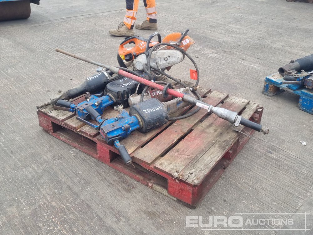 Stihl TS410 Petrol Quick Cut Saw, Pneumatic Hand Held Breaker (4 of), Pneumatic Concrete Poker, Hycon Hydraulic Core Drill - Travaux routiers: photos 4 Stihl TS410 Petrol Quick Cut Saw, Pneumatic Hand Held Breaker (4 of), Pneumatic Concrete Poker, Hycon Hydraulic Core Drill - Travaux routiers: photos 4