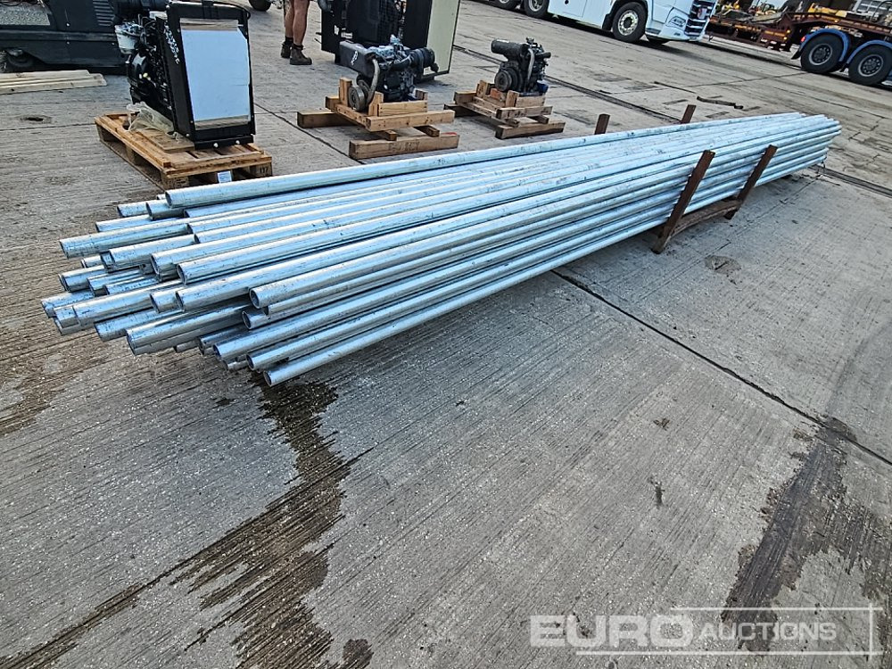 Stillage of Aluminium Poles (2 of) - Matériel de chantier: photos 5 Stillage of Aluminium Poles (2 of) - Matériel de chantier: photos 5