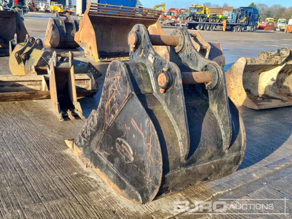 Strickland 36" Digging Bucket 80mm Pin to suit 20 Ton Excavator - Godet: photos 3 Strickland 36" Digging Bucket 80mm Pin to suit 20 Ton Excavator - Godet: photos 3