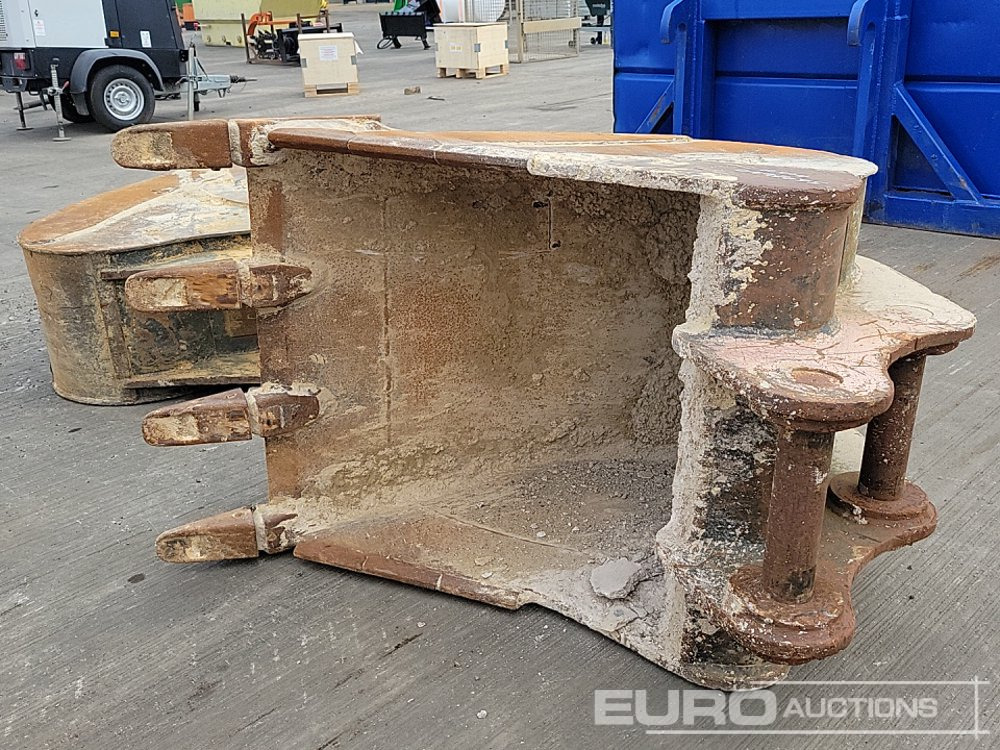 Strickland 38" Digging Bucket 80mm Pin to suit 20 Ton Excavator - Godet: photos 1 Strickland 38" Digging Bucket 80mm Pin to suit 20 Ton Excavator - Godet: photos 1