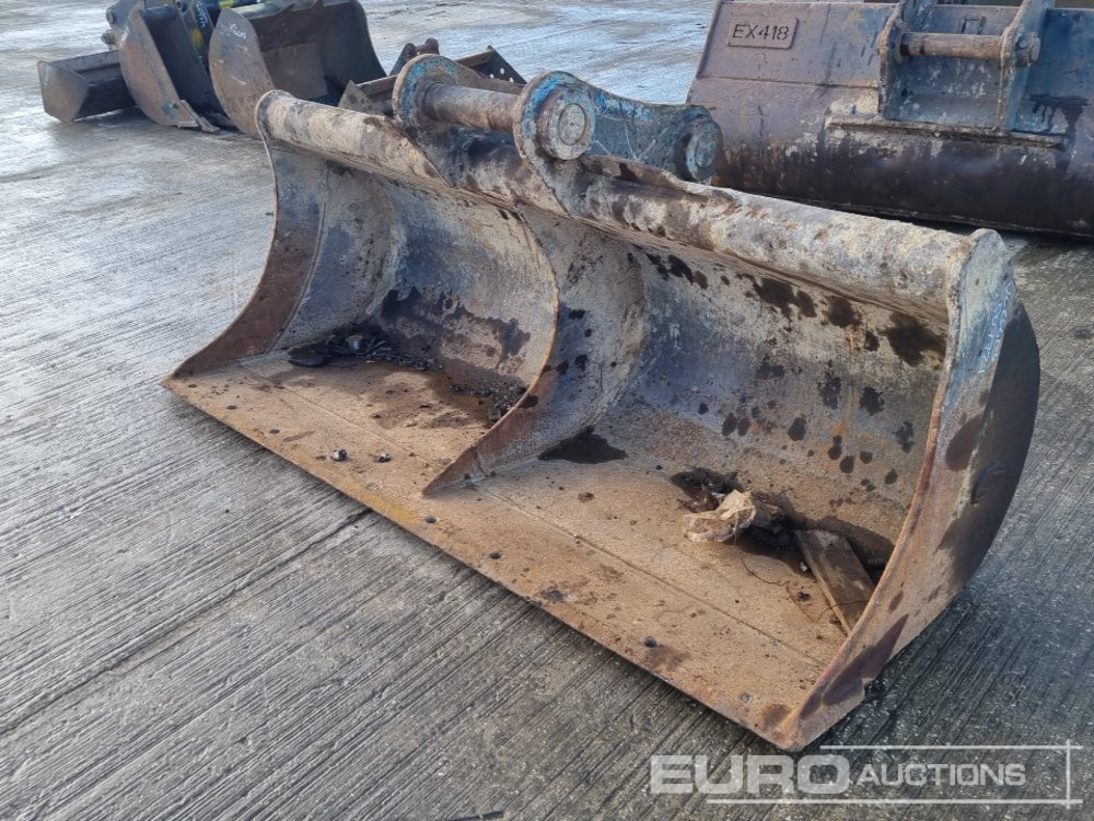 Strickland 84" Ditching Bucket 80mm Pin to suit 20 Ton Excavator - Godet: photos 1 Strickland 84" Ditching Bucket 80mm Pin to suit 20 Ton Excavator - Godet: photos 1
