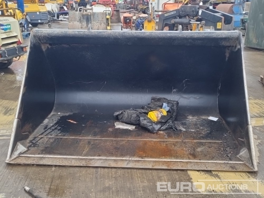 Godet Strimech 90" Loading Bucket to suit Telehandler: photos 8