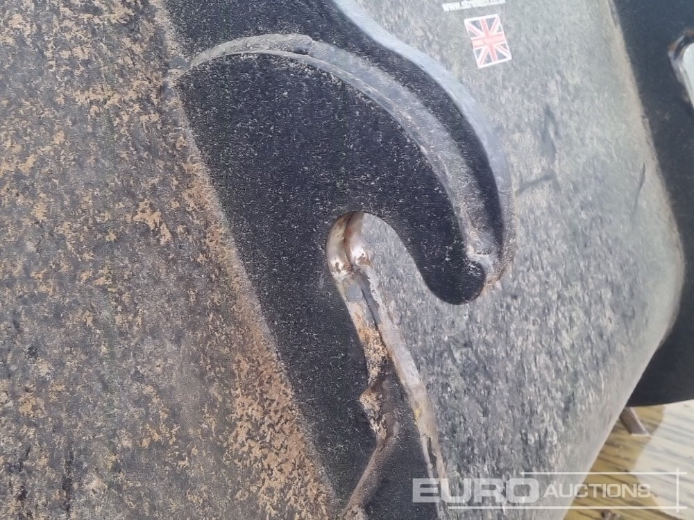 Godet Strimech 90" Loading Bucket to suit Telehandler: photos 12