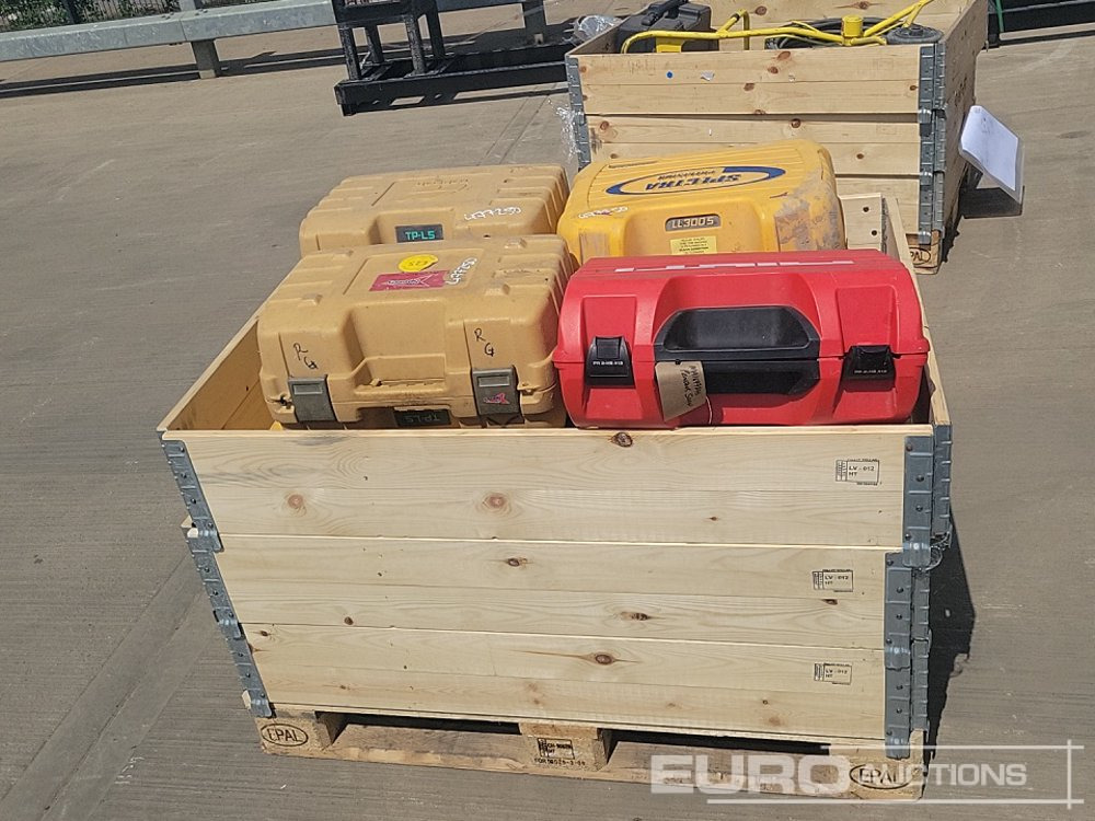 Topcon Pipe Laser (2 of), Spectra LL300S Laser Level (8 of), Hili PR 2-HS Laser Level - Matériel de chantier: photos 4 Topcon Pipe Laser (2 of), Spectra LL300S Laser Level (8 of), Hili PR 2-HS Laser Level - Matériel de chantier: photos 4