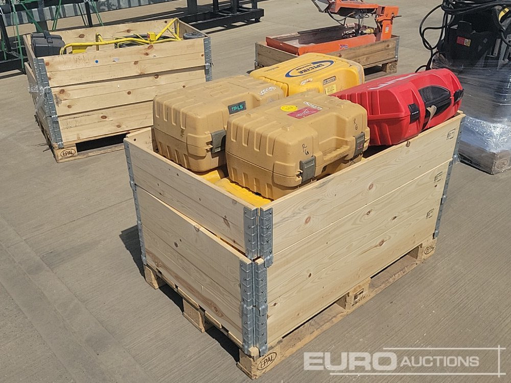 Topcon Pipe Laser (2 of), Spectra LL300S Laser Level (8 of), Hili PR 2-HS Laser Level - Matériel de chantier: photos 3 Topcon Pipe Laser (2 of), Spectra LL300S Laser Level (8 of), Hili PR 2-HS Laser Level - Matériel de chantier: photos 3