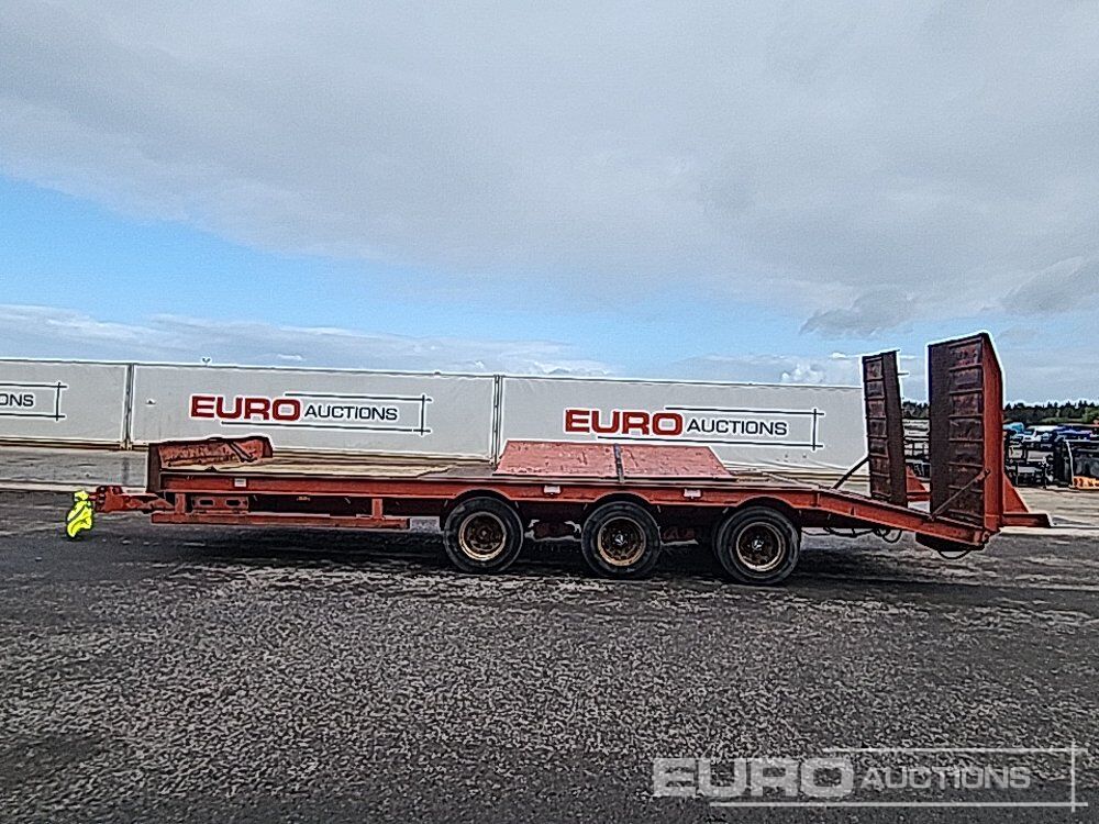 Tri Axle Low Loader Trailer, Ramps, Cheeese Wedge, Hydraulic Ramps - Remorque agricole: photos 2 Tri Axle Low Loader Trailer, Ramps, Cheeese Wedge, Hydraulic Ramps - Remorque agricole: photos 2