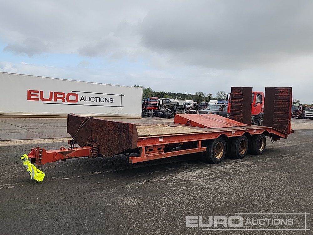 Tri Axle Low Loader Trailer, Ramps, Cheeese Wedge, Hydraulic Ramps - Remorque agricole: photos 1 Tri Axle Low Loader Trailer, Ramps, Cheeese Wedge, Hydraulic Ramps - Remorque agricole: photos 1