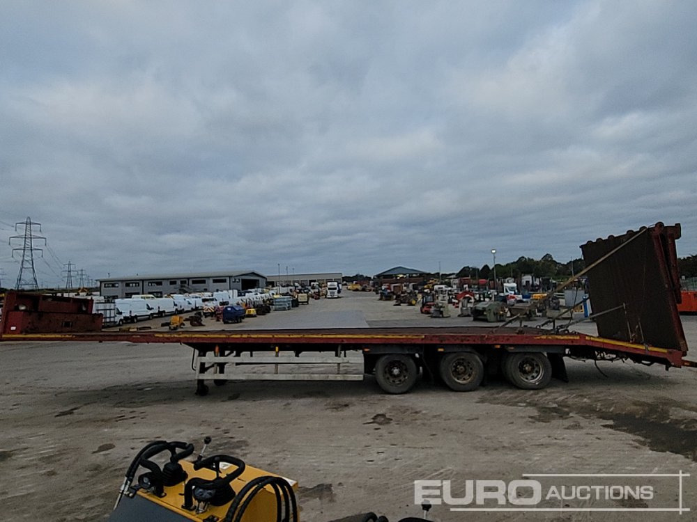 Tri Axle Low Loader Trailer, Winch, Hydraulic Ramp - Semi-remorque surbaissé: photos 2 Tri Axle Low Loader Trailer, Winch, Hydraulic Ramp - Semi-remorque surbaissé: photos 2