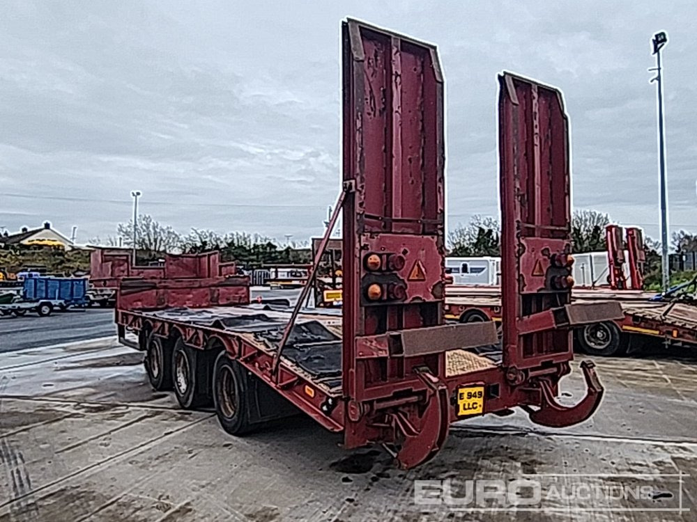 Tri Axle Stepframe Low Loader, Hydraulic Ramps - Semi-remorque surbaissé: photos 2 Tri Axle Stepframe Low Loader, Hydraulic Ramps - Semi-remorque surbaissé: photos 2