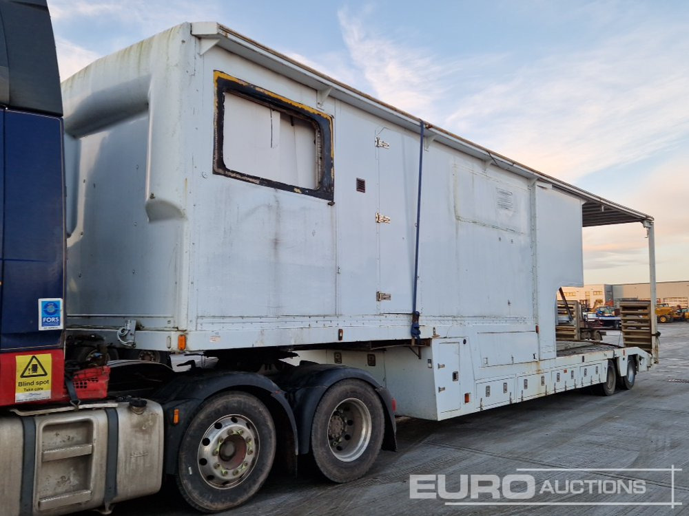 Twin Axle Step Frame Racing Team Hospitality Trailer, Ramps - Semi-remorque porte-voitures: photos 1 Twin Axle Step Frame Racing Team Hospitality Trailer, Ramps - Semi-remorque porte-voitures: photos 1