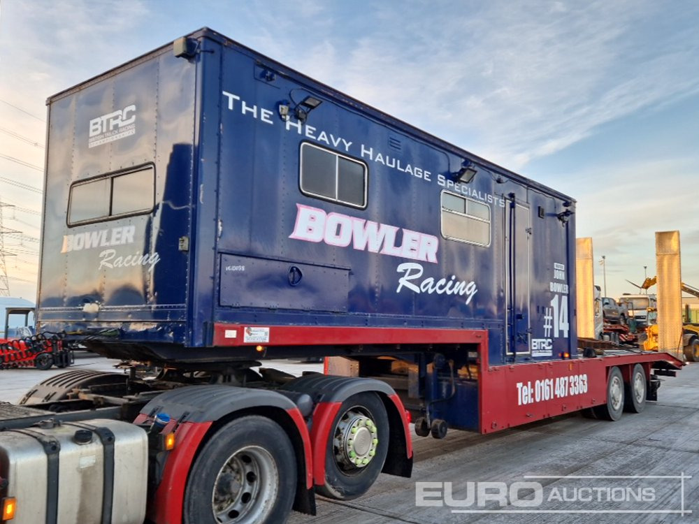 Twin Axle Step Frame Racing Team Hospitality Trailer, Ramps - Semi-remorque porte-voitures: photos 1 Twin Axle Step Frame Racing Team Hospitality Trailer, Ramps - Semi-remorque porte-voitures: photos 1