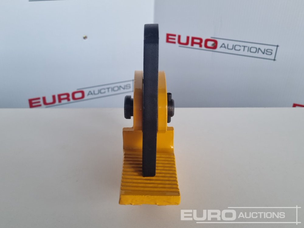 Unused 1 Ton PDB Horizontal Plate Lifting Clamp - Matériel de chantier: photos 2 Unused 1 Ton PDB Horizontal Plate Lifting Clamp - Matériel de chantier: photos 2