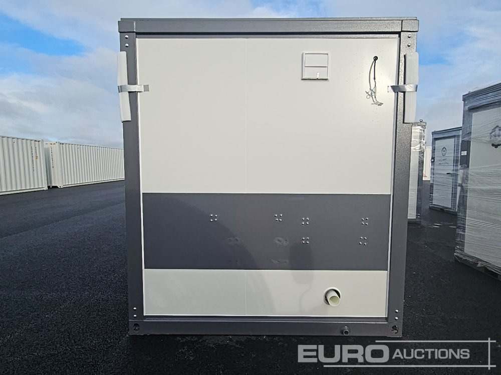 Unused 10' Disabled Toilet (Cannot Be Reconsigned) - Conteneur maritime: photos 4 Unused 10' Disabled Toilet (Cannot Be Reconsigned) - Conteneur maritime: photos 4