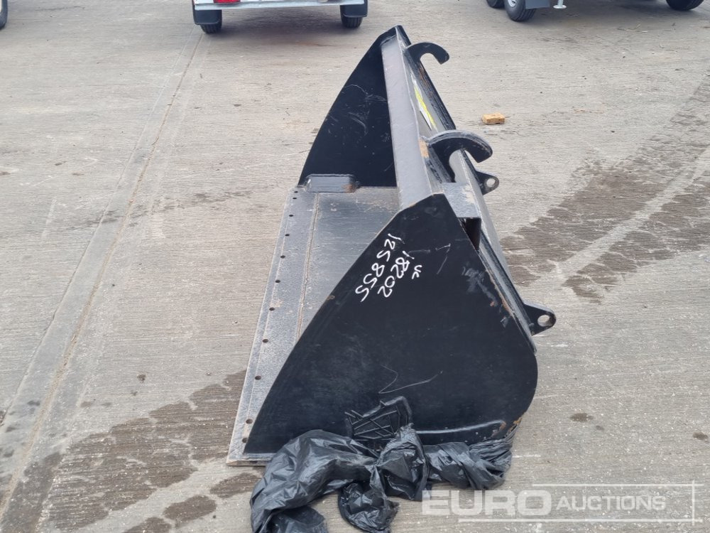 Unused 2024 Rhinox 72" Loading Bucket to suit Telehandler - Godet: photos 4 Unused 2024 Rhinox 72" Loading Bucket to suit Telehandler - Godet: photos 4