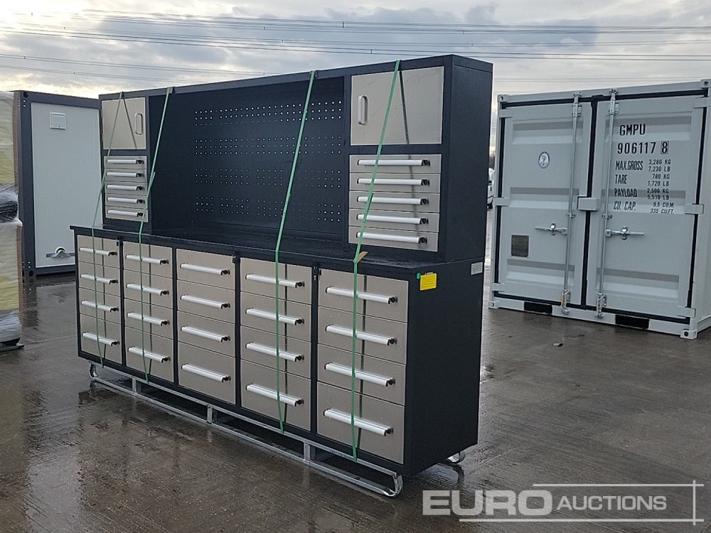 Unused 2025 10' Work Bench, 30 Drawers - Matériel de chantier: photos 1 Unused 2025 10' Work Bench, 30 Drawers - Matériel de chantier: photos 1