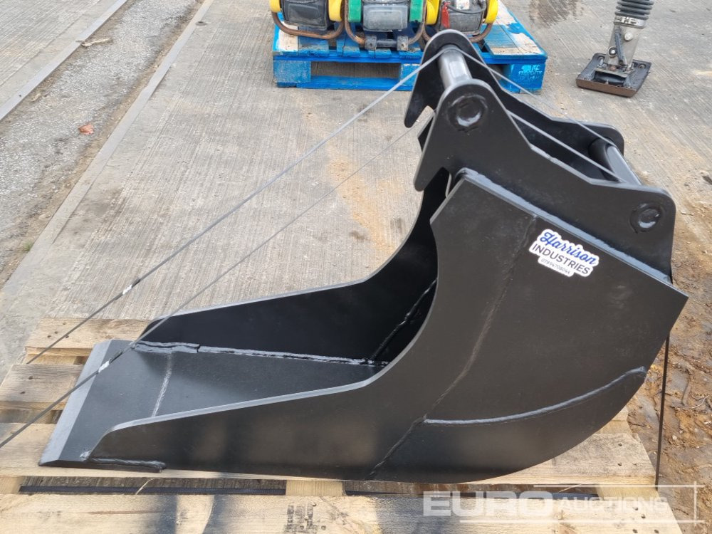 Unused 2025 Harrison 12" Trenching Bucket 40mm Pin to suut Mini Excavator - Godet: photos 2 Unused 2025 Harrison 12" Trenching Bucket 40mm Pin to suut Mini Excavator - Godet: photos 2
