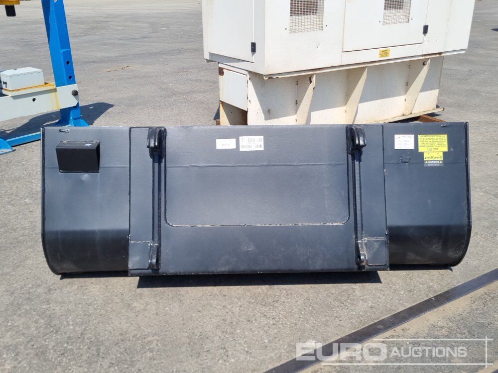 Unused 2025 Rhinox 90" Loading Bucket to suit Telehandler - Godet: photos 4 Unused 2025 Rhinox 90" Loading Bucket to suit Telehandler - Godet: photos 4
