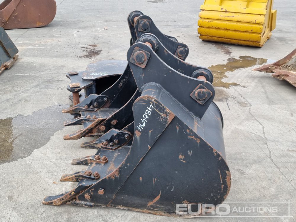 Unused 24", 18", 12" Digging Bucket 50mm Pin to suit 6-8 Ton Excavator - Godet: photos 2 Unused 24", 18", 12" Digging Bucket 50mm Pin to suit 6-8 Ton Excavator - Godet: photos 2