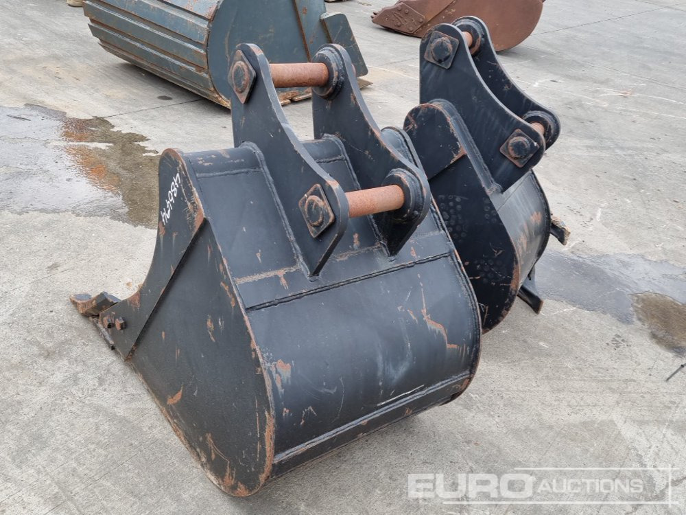 Unused 24", 18", 12" Digging Bucket 50mm Pin to suit 6-8 Ton Excavator - Godet: photos 3 Unused 24", 18", 12" Digging Bucket 50mm Pin to suit 6-8 Ton Excavator - Godet: photos 3