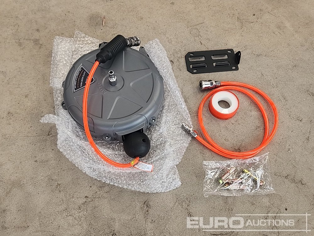 Unused 33ft Retractable Air Hose Reel - Équipement de garage: photos 3 Unused 33ft Retractable Air Hose Reel - Équipement de garage: photos 3