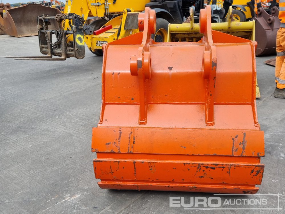 Unused 44" Digging Bucket 80mm Pin to suit 20 Ton Excavator - Godet: photos 3 Unused 44" Digging Bucket 80mm Pin to suit 20 Ton Excavator - Godet: photos 3
