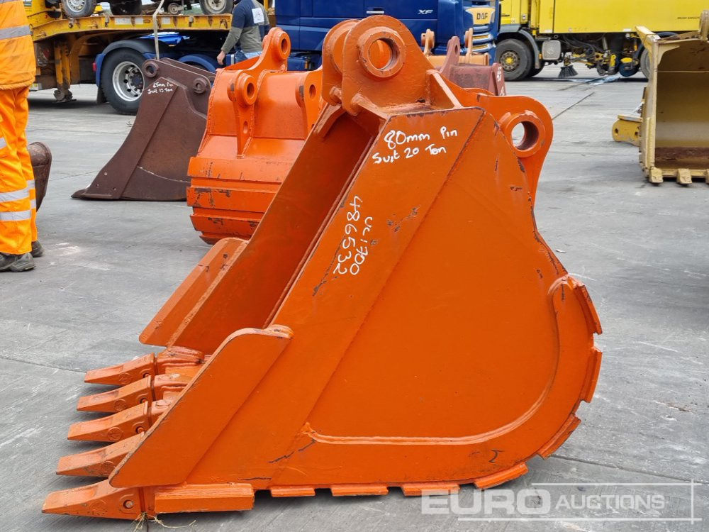 Unused 44" Digging Bucket 80mm Pin to suit 20 Ton Excavator - Godet: photos 2 Unused 44" Digging Bucket 80mm Pin to suit 20 Ton Excavator - Godet: photos 2